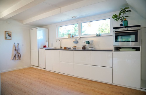 Hou Cottage | Hyggeligt Sommerhus i Hals nær Strand og by