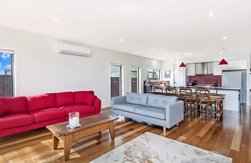 Warrnambool House | Hyland House - Sunsets on the deck