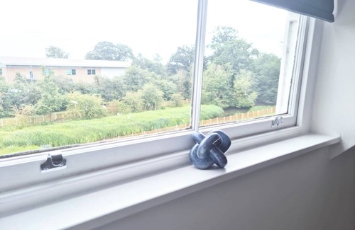 Chelmsford Apartment | Hyland Two bedroom Stylish Apartment