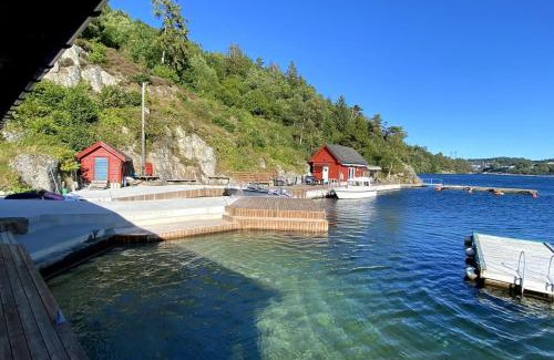 Farsund House | Hytte at Oyvoll in Farsund