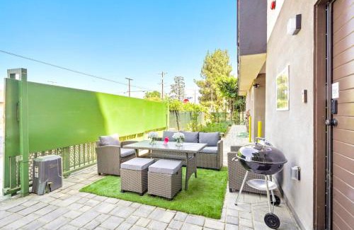 North Hills East House | I- Lovely Family Home Near Universal with Patio and Games