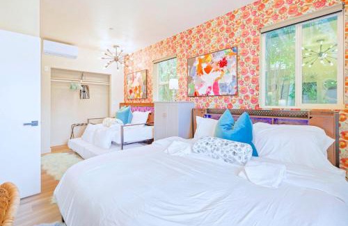 North Hills East House | I- Lovely Family Home Near Universal with Patio and Games