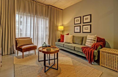 Menlo Park Apartment | IBella's at The Urban