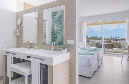 Morro Jable Resort | Iberostar Waves Playa Gaviotas -All Inclusive
