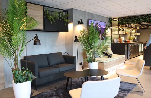 Aubenas Hotel | ibis Aubenas