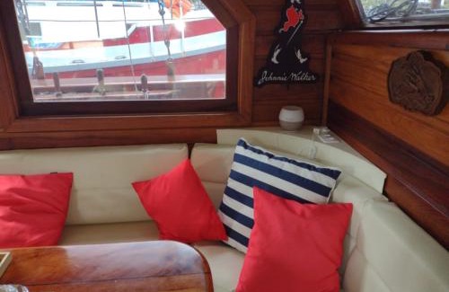 Mambucaba Boat Rental | IBIZA Escuna