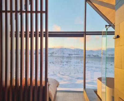 Selfoss Cabin | Iceland Lakeview Retreat