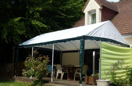 Canaples House | ici et la
