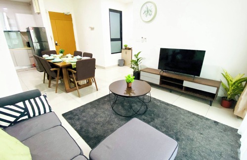 Putrajaya Condo | Icon3 Condo in IOI City Mall Putrajaya, Pool Viewnn