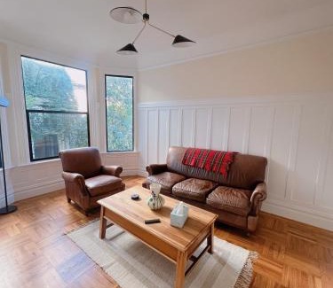 Russian Hill Apartment | Iconic 3 bedroom with Sweping Bay City Views, 100 Walk Score