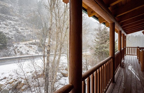 Idaho Springs Cabin | Iconic Log Cabin Escape Idaho Springs Hot Tub