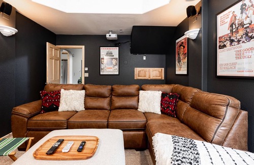 Idaho Springs Cabin | Iconic Log Cabin Escape Idaho Springs Hot Tub