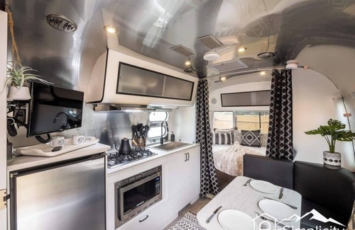 Berkley Apartment | Iconic Retro Airstream | Private Yard & Firepit