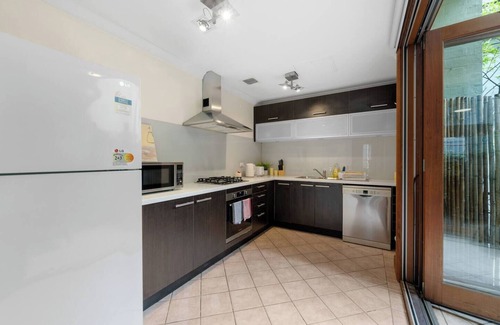 Ultimo House | Ideally located 3 BR (Parking)/Central-10 min walk