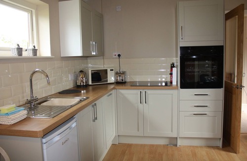 New Moat Cottage | Ideally located to explore all of Pembrokeshire or to enjoy a relaxing retreat