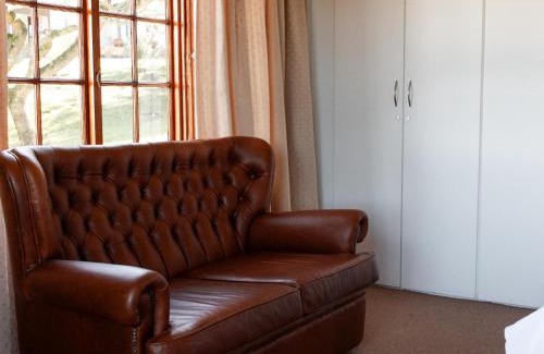 Okhahlamba Apartment | Idube Guest House