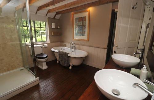 Petham House | Idyllic 15th century farmhouse with hot tub