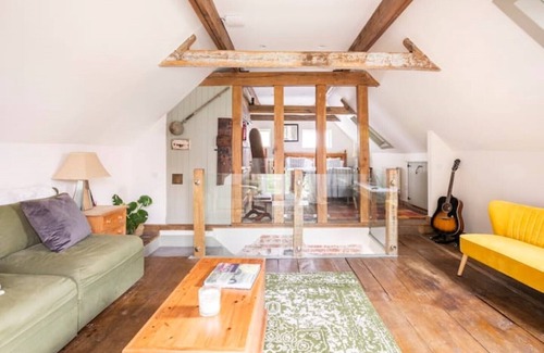 Hawkhurst Cottage | Idyllic 2- Bedroom barn with amazing views