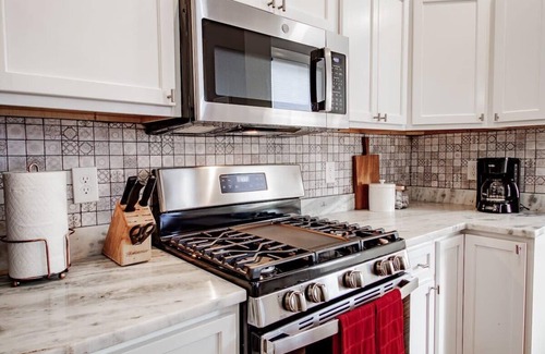 Petworth House | Idyllic 3-BR /Ideal Petworth DC Location, Parking