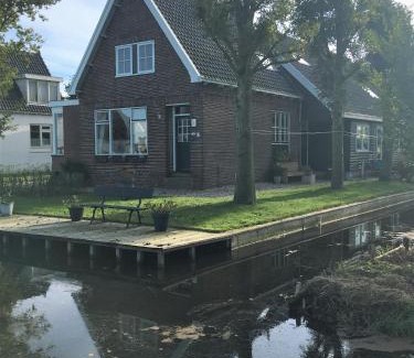 Landsmeer Bed & Breakfast | Idyllic Farmhouse