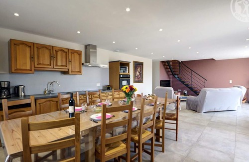 Panissieres Cottage | Idyllic Farmhouse Retreat: Spacious, Modern Amenities, Near Panissières, Perfect for Families