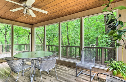 Glen Carbon House | Idyllic Glen Carbon Home w/ Screened-In Porch