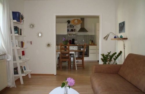 Pfaffengrund House | Idyllic holiday home under old walnut trees, quiet and in the countryside