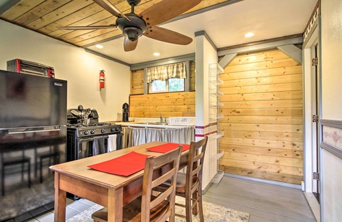 Leilani Estates Cabin | Idyllic Pahoa Paradise: Hike, Swim & Explore!