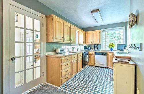 Springfield House | Idyllic Springfield Haven w/Screened Porch!