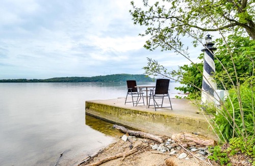 Wrightsville House | Idyllic Susquehanna River Escape Pets Welcome!