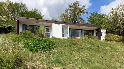 Polle House | Idyllisch Wohnen im Weserbergland - Bungalow mit phantastischer Aussicht für 4 Personen