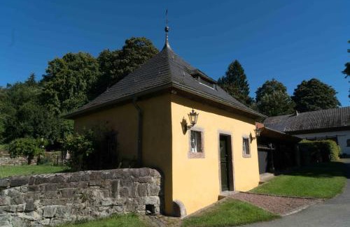 Langscheid House | Idyllische Alte Schmiede beim Sorpesee