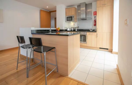 Grand Canal Dock Apartment | IFSC 2 bedroom 2 bathroom Apartment With Balcony