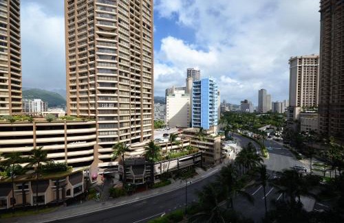 Waikiki Apartment | IH909 Waikiki 1777 Ala Moana Blvd Honolulu