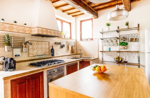 Monte San Giusto Villa | Il Brumale - Five Bedroom Villa, Sleeps 10