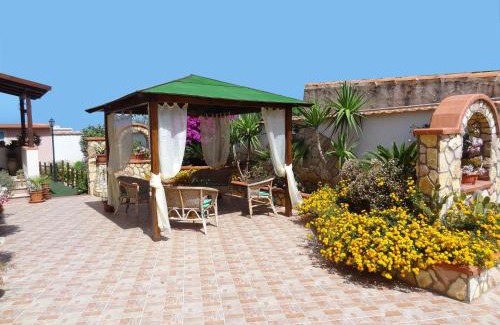 Casa Santa Bed & Breakfast | Il Giardino del Sole - Erice mare
