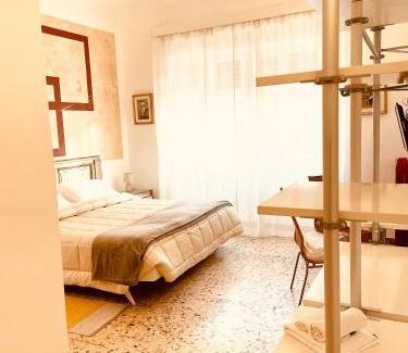 Sassari Bed & Breakfast | Il giardino di Iole Via Giovanni Amendola n36
