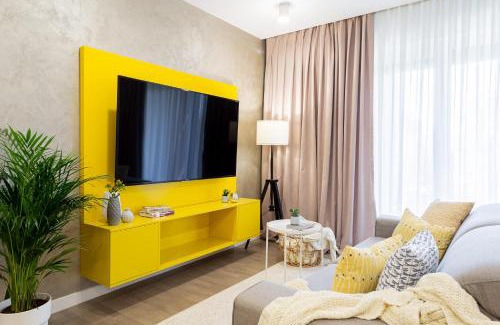 Pipera Apartment | Il Lago - Sunrise - Cozy Luxurious Smart Home By The Lake