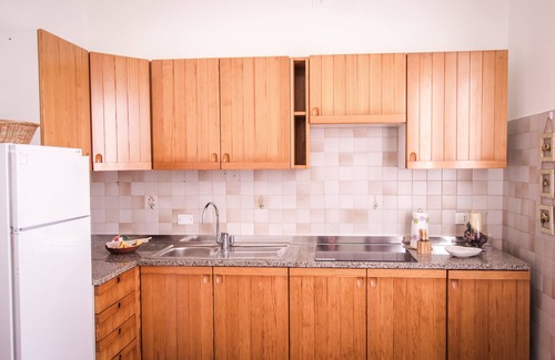 Cavaion Veronese Apartment | Il Pigno - large apartment with garden, a few km from Lake Garda