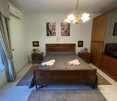 Mili San Pietro Apartment | Il viandante