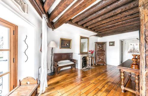 Notre Dame Apartment | Ile Saint Louis - Quai d'Orleans 2bdr by B'Your Home