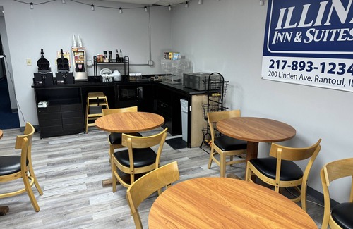 Rantoul Hotel | Illini Inn & Suites Hotel - Rantoul/Gifford/Champaign/Urbana