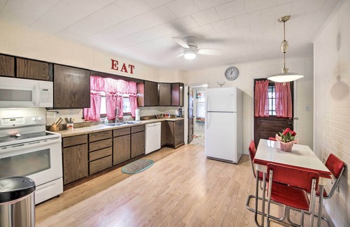 Palestine House | Illinois Vacation Rental Home: Pets Welcome