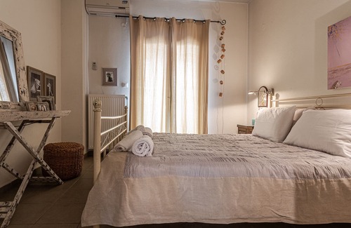 Pagoneri Villa | ILOI’s Villa in peaceful Village w. Private Beach