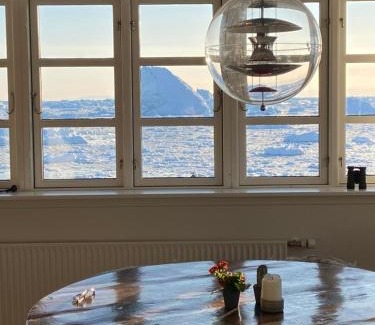 Ilulissat Villa | Ilulissat Stay - Seawatch Retreat