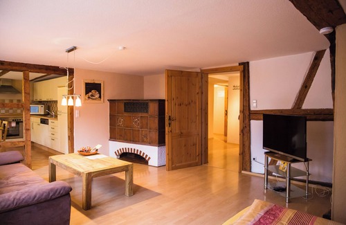 Wiernsheim Bed & Breakfast | Im Hexenwinkel - Apartment old library - near highway A8 Pforzheim Süd