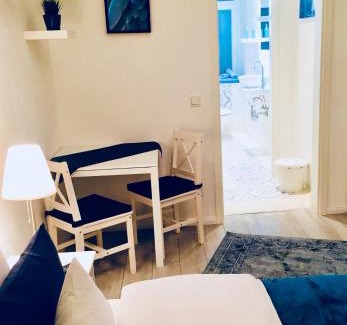 Linz am Rhein Apartment | Im kleinen Stil l