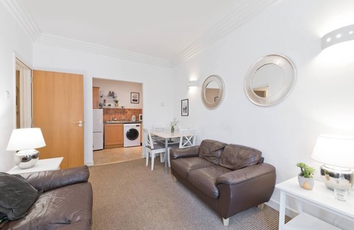 North Wall Apartment | Immaculate 1-Bed Apartment in Dublin 1
