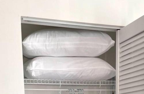 West Philadelphia Apartment | Immaculate 1 BR 1 BTH Pullout Couch Art DECO Inspired