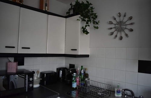 Edinburgh Apartment | Immaculate cosy flat next to Holyrood park